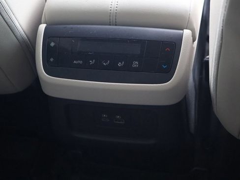 Used 2024 Nissan Pathfinder SL image 24