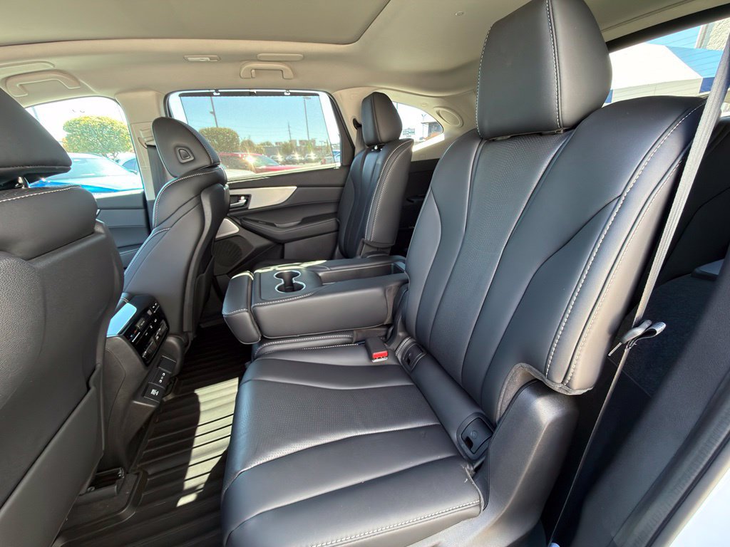 Certified 2026 Acura MDX w/ Technology Package FWD image 38