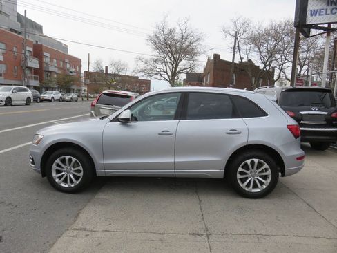 Used 2016 Audi Q5 2.0T Premium Plus w/ Technology Package AWD/4WD image 6