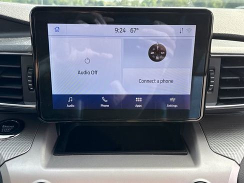 Used 2023 Ford Explorer XLT w/ Equipment Group 202A AWD/4WD image 31