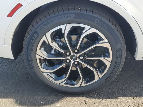 New 2026 Lincoln Nautilus Reserve image 5