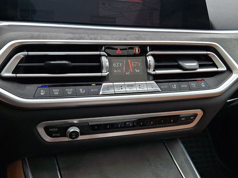 Used 2019 BMW X5 xDrive40i w/ Executive Package AWD/4WD image 16