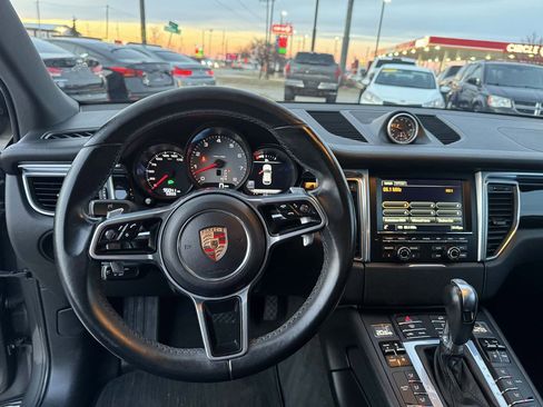 Used 2016 Porsche Macan S image 17