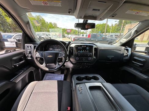 Used 2015 Chevrolet Silverado 2500 LT w/ LT Convenience Package AWD/4WD image 10