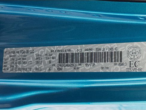 Used 2019 Jeep Wrangler Unlimited Sahara w/ Dual Top Group image 39