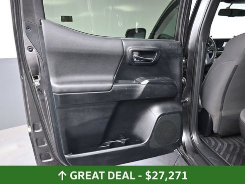Used 2016 Toyota Tacoma TRD Sport w/ Towing Package AWD/4WD image 25