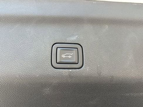 Used 2023 Chevrolet Tahoe High Country image 35