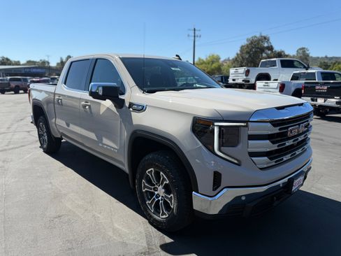 New 2026 GMC Sierra 1500 SLE w/ X31 Off-Road Package image 3
