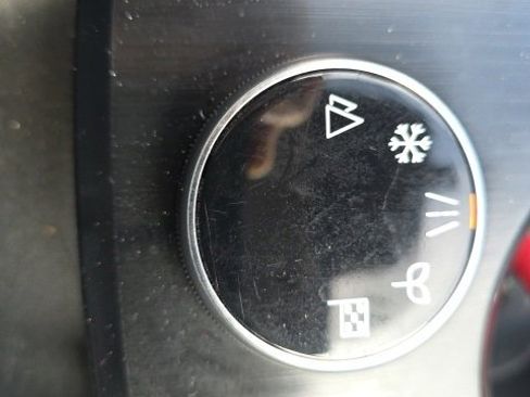 Used 2023 Nissan Rogue SV image 16