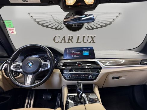Used 2017 BMW 540i w/ M Sport Package RWD image 11