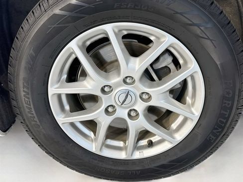 Used 2025 Chrysler Pacifica Select FWD image 30
