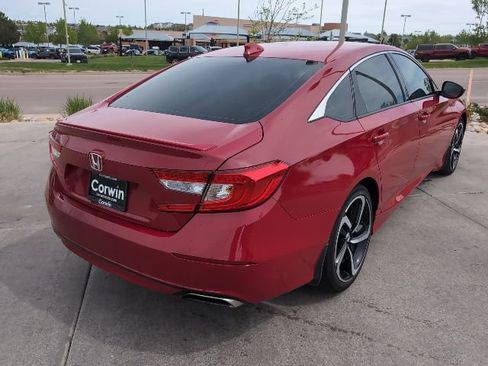 Used 2018 Honda Accord Sport image 8