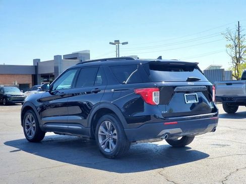 Used 2024 Ford Explorer XLT w/ Equipment Group 202A AWD/4WD image 4