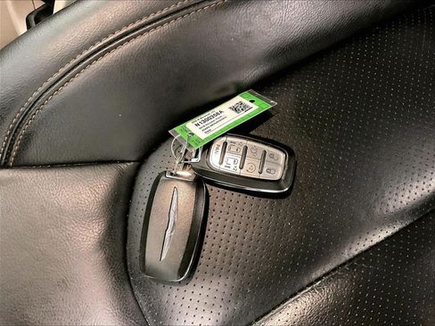 Used 2018 Chrysler Pacifica Touring-L FWD image 31
