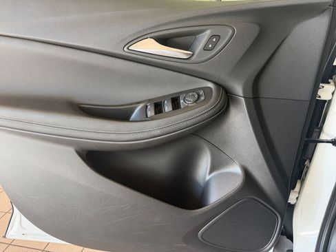 Used 2025 Buick Encore GX Preferred FWD image 18