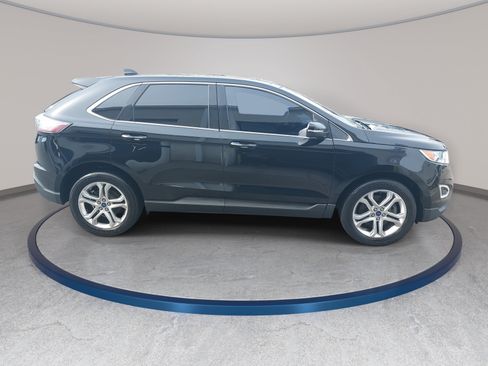 Used 2018 Ford Edge Titanium w/ Technology Package AWD/4WD image 4