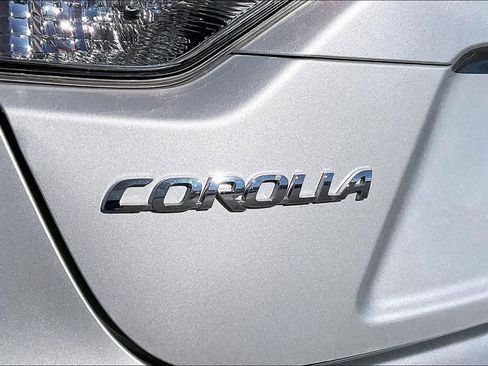 Used 2024 Toyota Corolla LE image 30