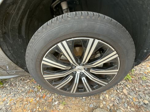 Certified 2023 Volvo XC90 B5 Plus image 11