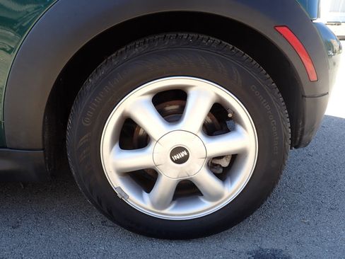 Used 2010 MINI Cooper Hardtop image 16