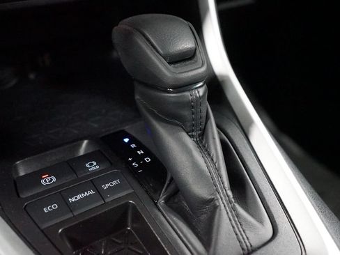 Used 2025 Toyota RAV4 XLE FWD image 21
