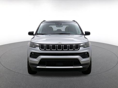 Used 2025 Jeep Compass Limited AWD/4WD image 2