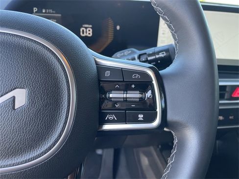 Used 2025 Kia Sorento EX image 39