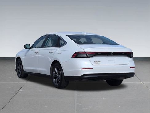 Used 2023 Honda Accord EX image 4