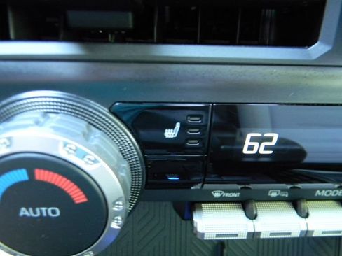 Used 2025 Toyota Tacoma TRD Off-Road AWD/4WD image 20