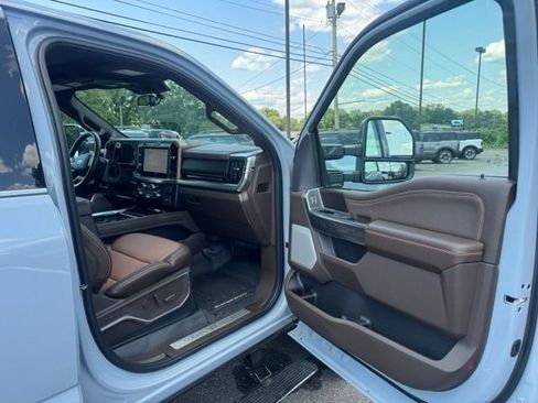 Used 2026 Ford F250 King Ranch w/ Chrome Package AWD/4WD image 15