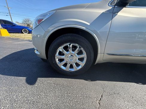 Used 2014 Buick Enclave Leather image 10