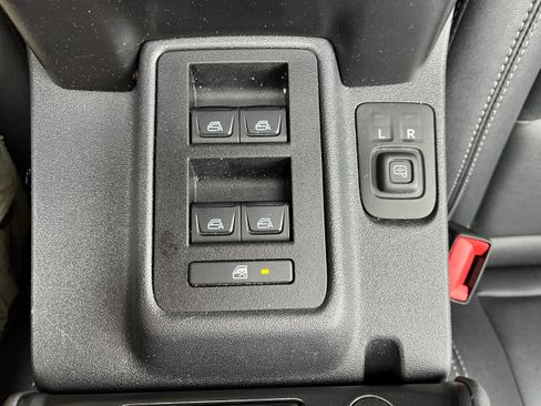 Used 2025 Ford Bronco Badlands AWD/4WD image 17