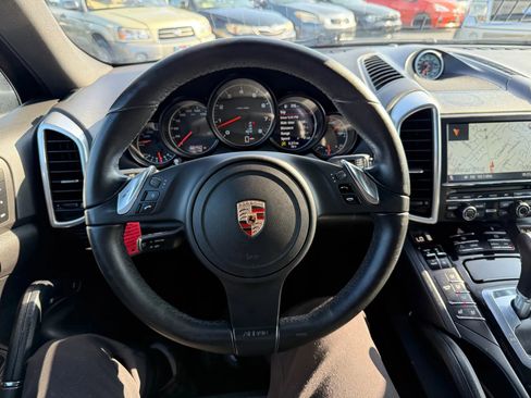 Used 2012 Porsche Cayenne image 26
