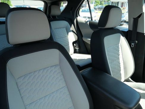 Used 2020 Chevrolet Equinox LS AWD/4WD image 19