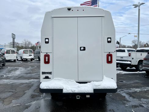 New 2025 GMC Savana 3500 1WT w/ Power Convenience Package image 6