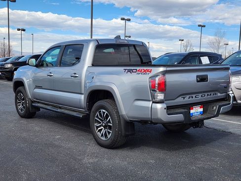 Used 2021 Toyota Tacoma TRD Sport w/ Technology Package image 3
