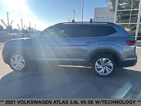 Used 2021 Volkswagen Atlas SE image 12