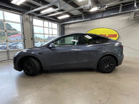 Used 2020 Tesla Model Y Long Range AWD/4WD image 2