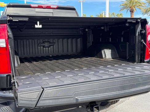 New 2026 Chevrolet Silverado 1500 ZR2 image 9