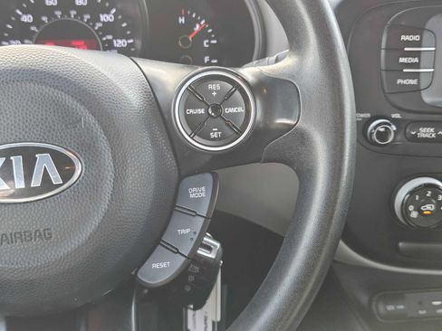 Used 2018 Kia Soul FWD image 26