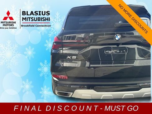 Used 2024 BMW X5 xDrive40i w/ Premium Package image 38