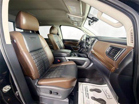 Used 2017 Nissan Titan PRO-4X image 26