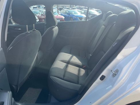 Used 2025 Nissan Altima 2.5 SV image 20