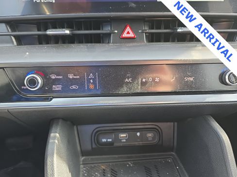 Used 2024 Kia Sportage EX image 22