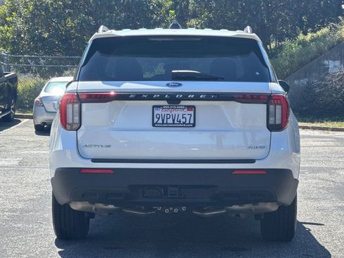 Used 2026 Ford Explorer Active AWD/4WD image 6