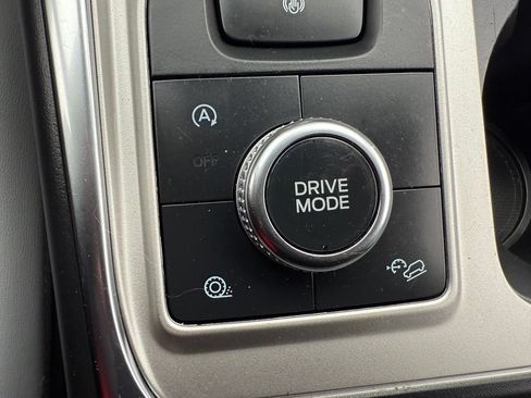 Used 2021 Ford Explorer XLT w/ Equipment Group 202A AWD/4WD image 37