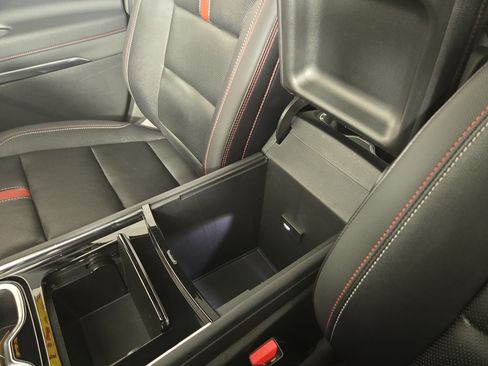 Certified 2025 Chevrolet Traverse RS AWD/4WD image 30