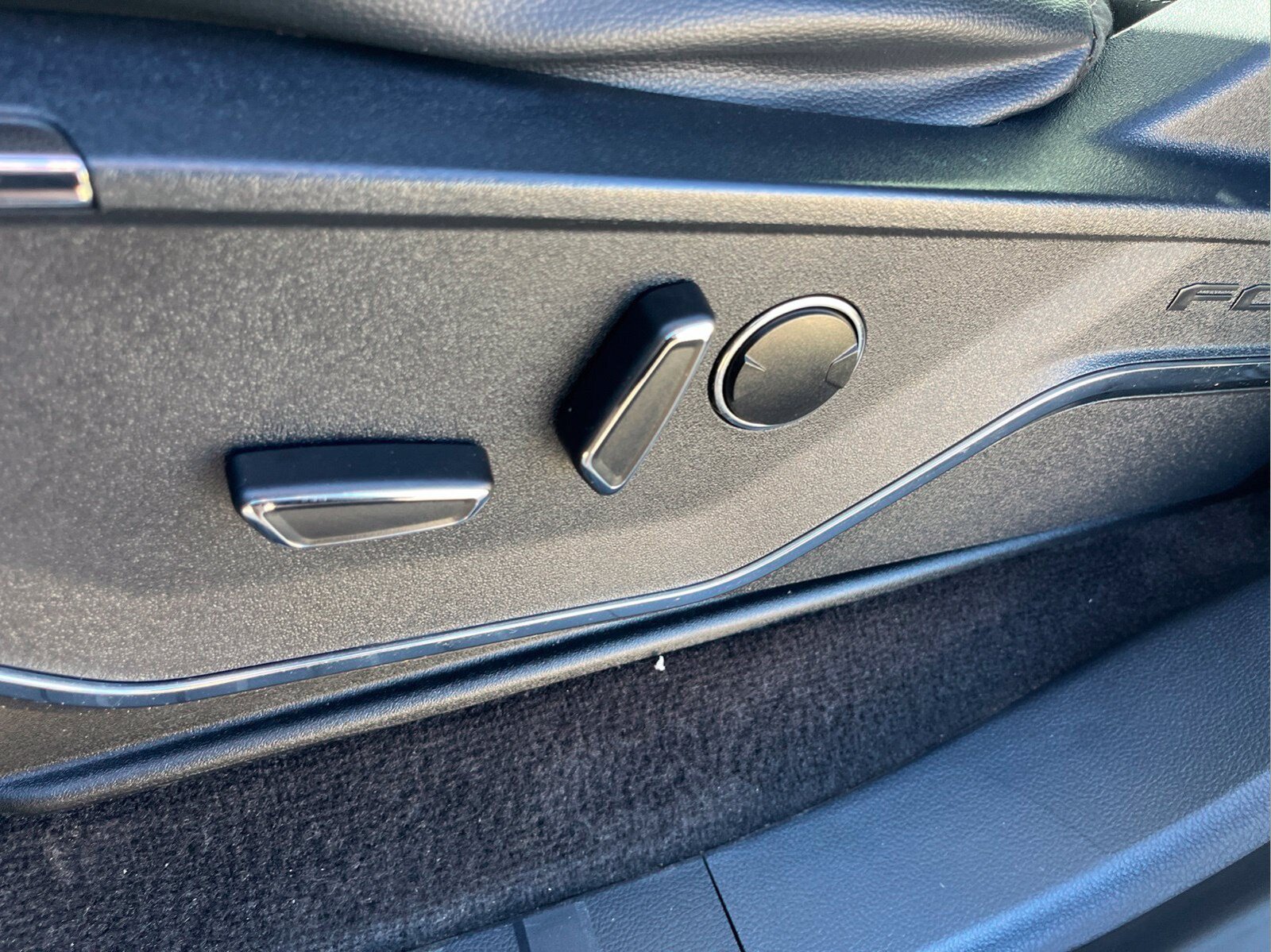 Used 2022 Ford F150 Lariat w/ Equipment Group 502A High AWD/4WD image 11