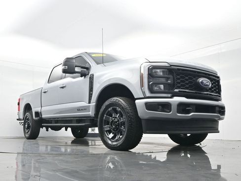 Used 2024 Ford F250 Lariat w/ Sport Appearance Package image 28