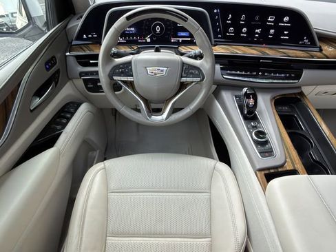 Used 2023 Cadillac Escalade Sport Platinum w/ LPO, Floor Liner Package AWD/4WD image 14