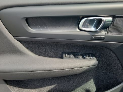 Used 2023 Volvo XC40 Recharge Plus w/ Protection Package Premier image 7